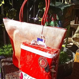 Tote bag cooler plus towel  🌅🌅🌅🌅🌅🌅🌅🌅🌞🌞🌞🌞🌞🌞🌞🌞🌞